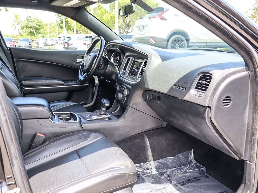 2022 Dodge Charger SXT photo 28