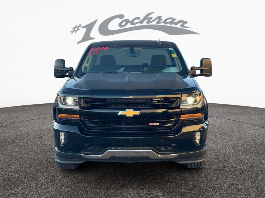2019 Chevrolet Silverado 1500 LT photo 2