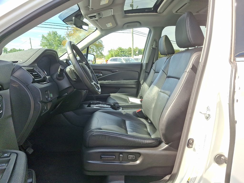 2022 Honda Pilot Touring photo 15