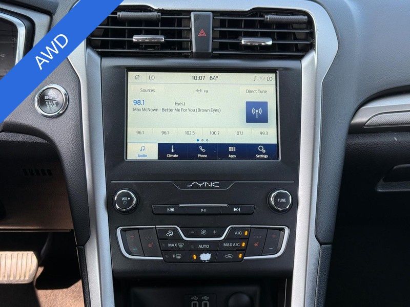 2020 Ford Fusion SE photo 12