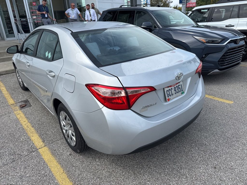 2019 Toyota Corolla LE photo 3