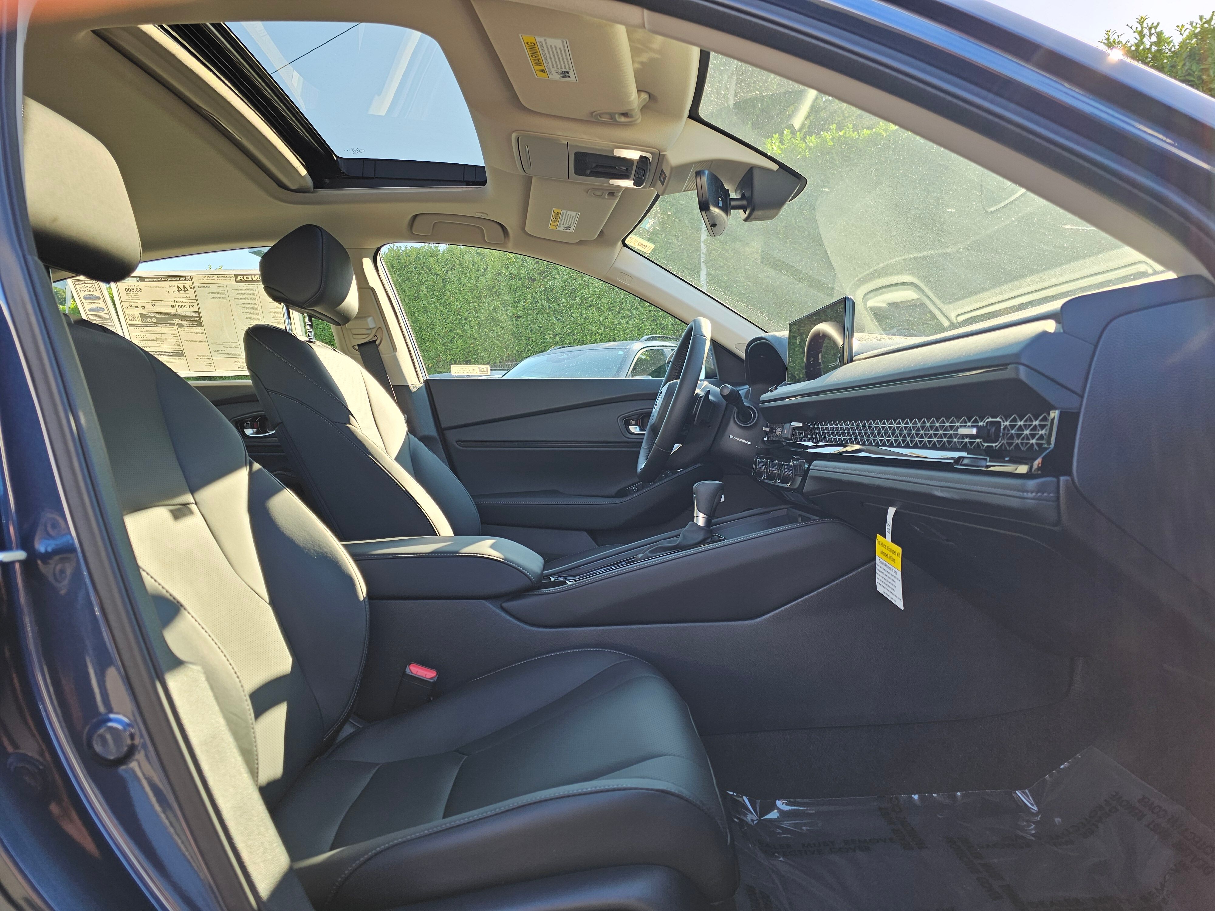 2025 Honda Accord Hybrid Touring photo 2