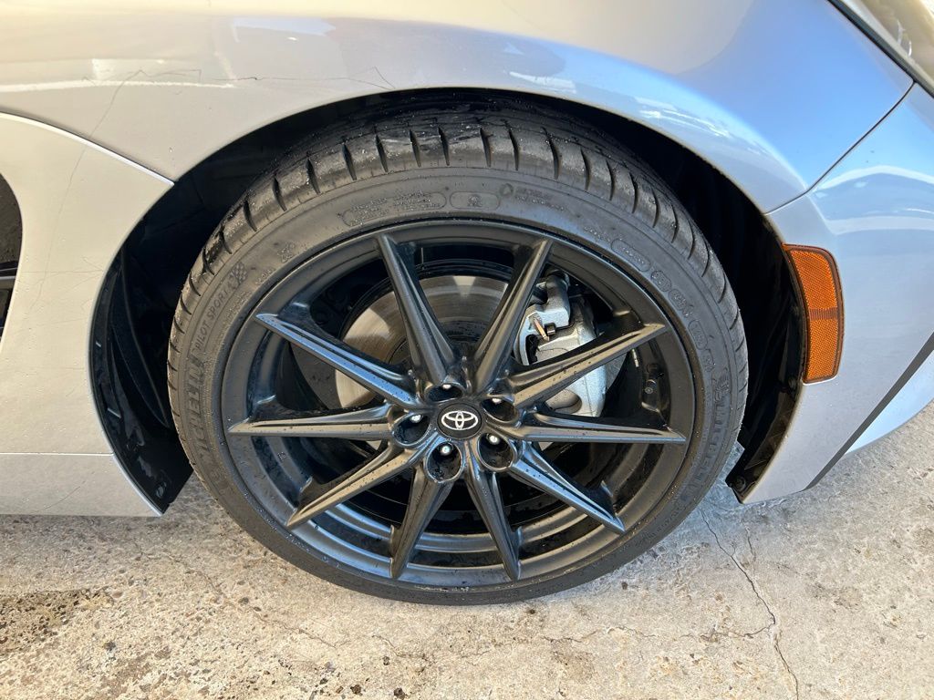 2024 Toyota GR86 Premium photo 2