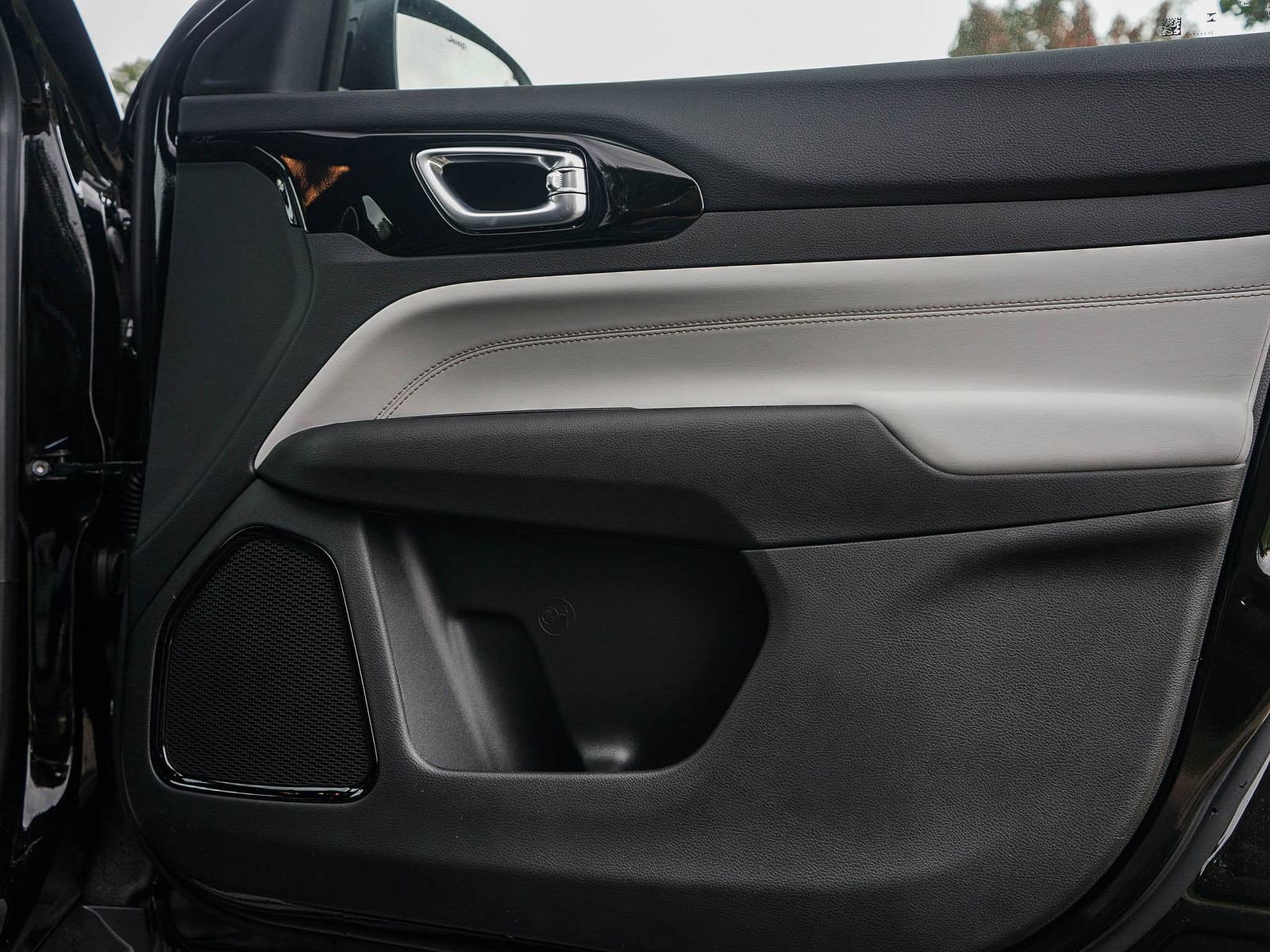 2025 Jeep Compass Limited photo 8