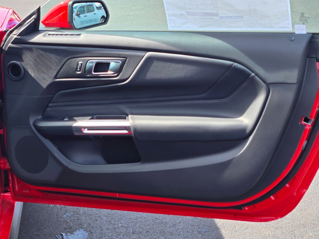 2025 Ford Mustang GT Premium photo 4