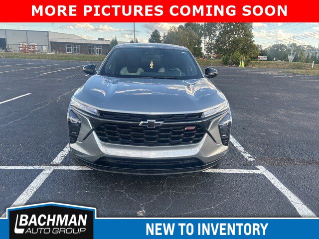 2024 Chevrolet Trax photo 2