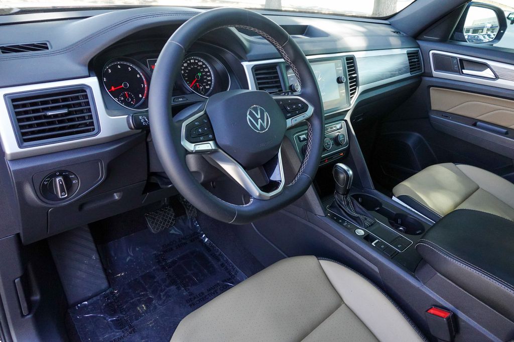 2021 Volkswagen Atlas Cross Sport V6 SE Technology photo 12