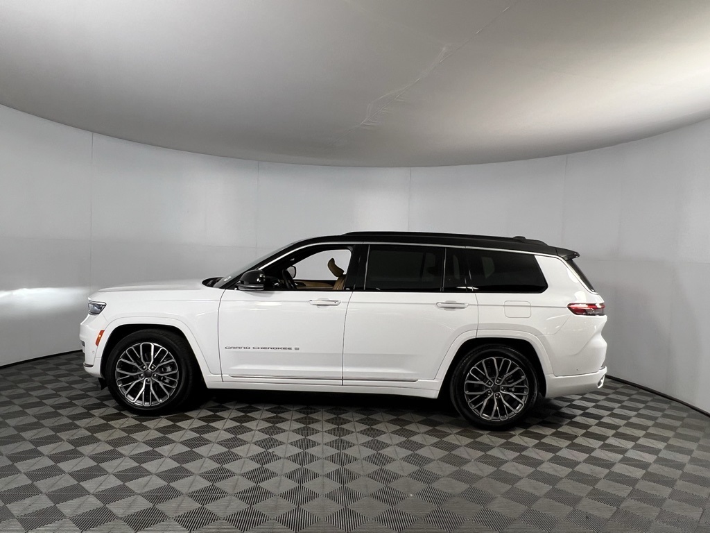 2024 Jeep Grand Cherokee L Summit Reserve photo 4
