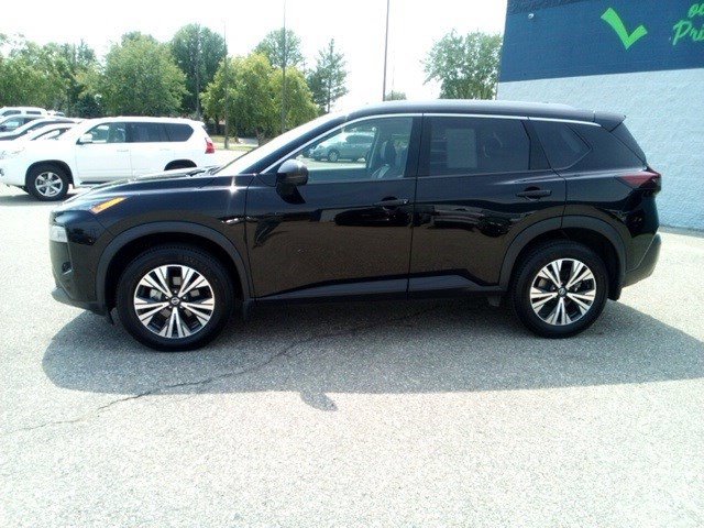 2021 Nissan Rogue SV photo 2