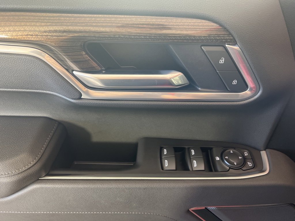 2025 Chevrolet Silverado 1500 LT photo 13
