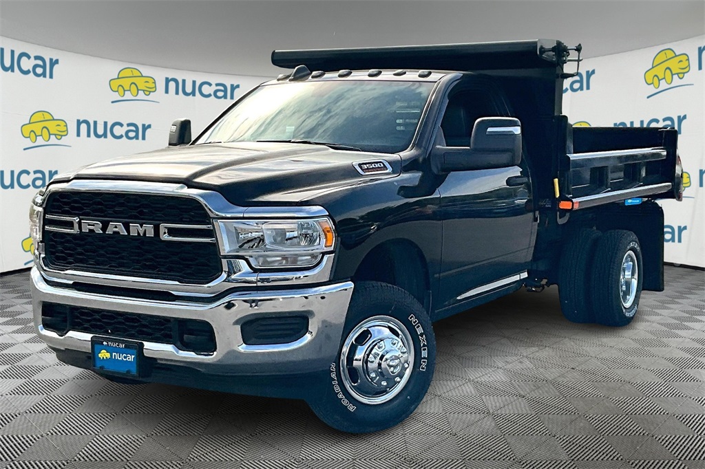 2024 Ram 3500 Tradesman photo 3