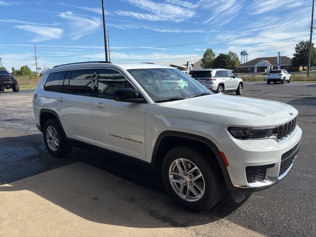 2023 Jeep Grand Cherokee Laredo photo 8