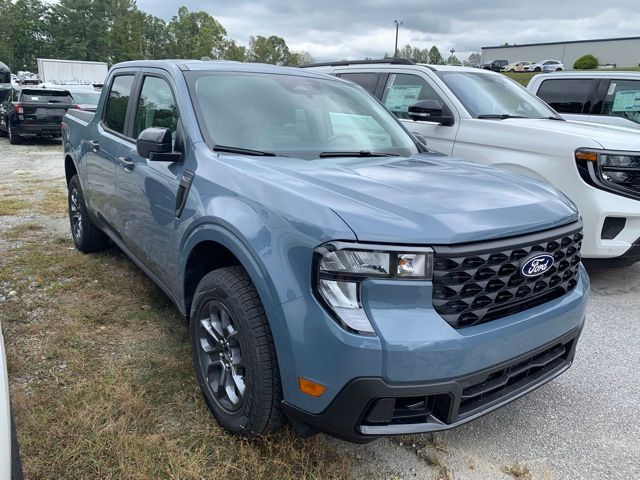 2025 Ford Maverick XLT photo 3