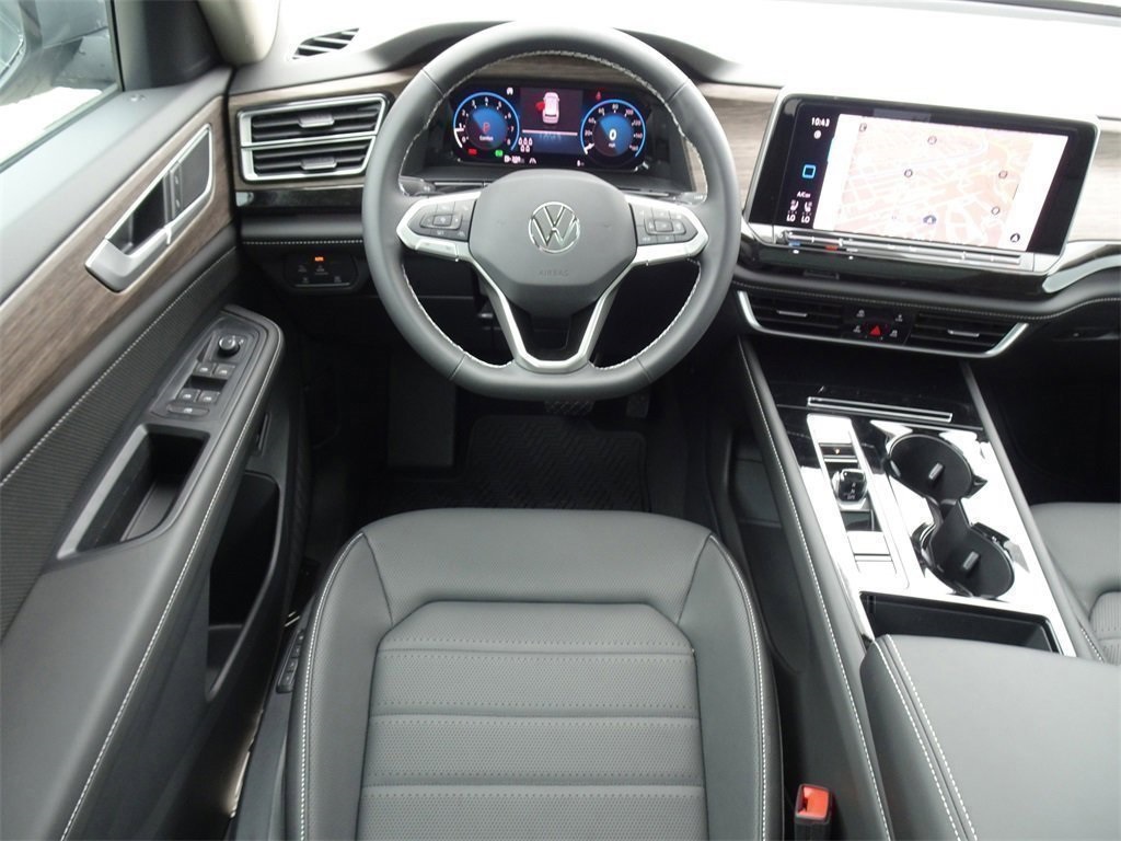 2025 Volkswagen Atlas SEL photo 13