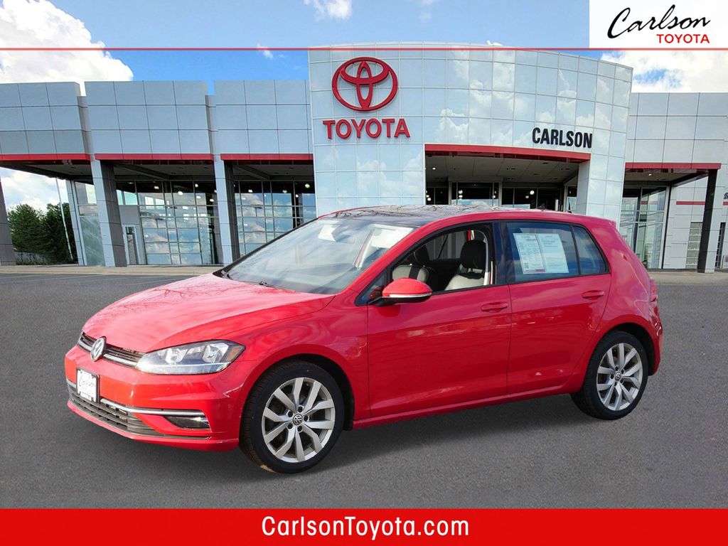 2019 Volkswagen Golf SE