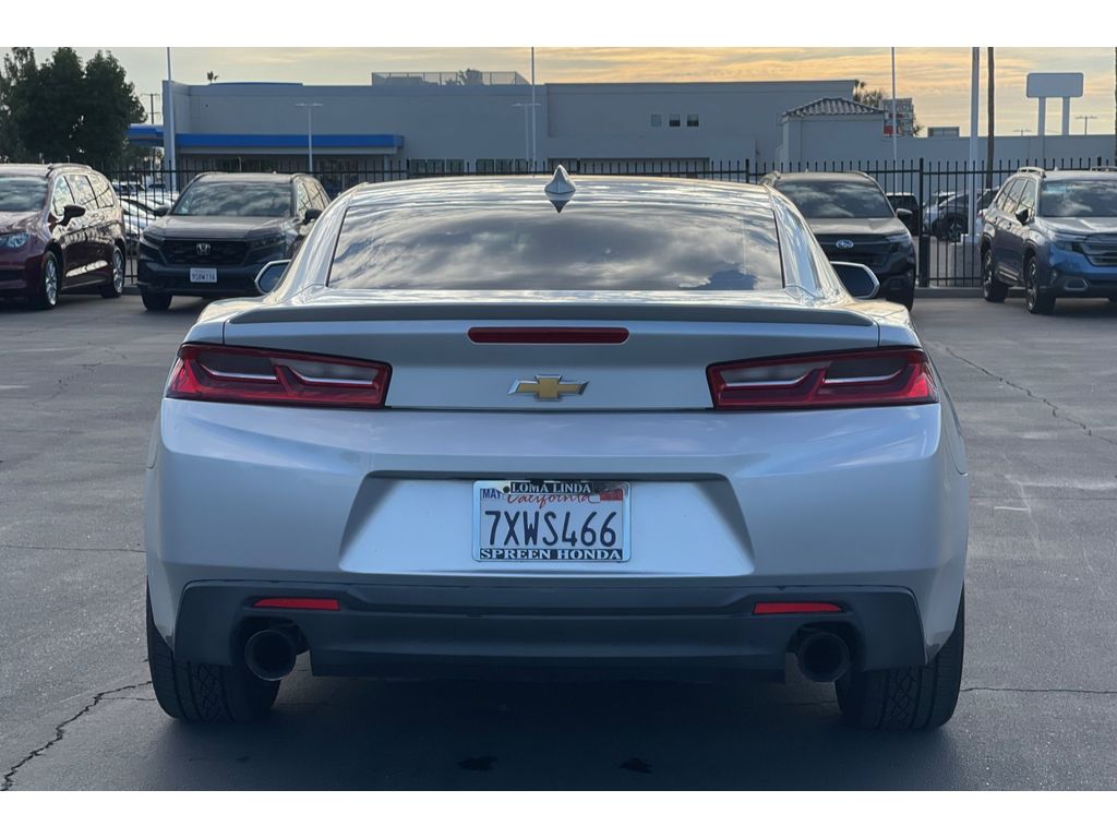 2017 Chevrolet Camaro 1LT photo 4