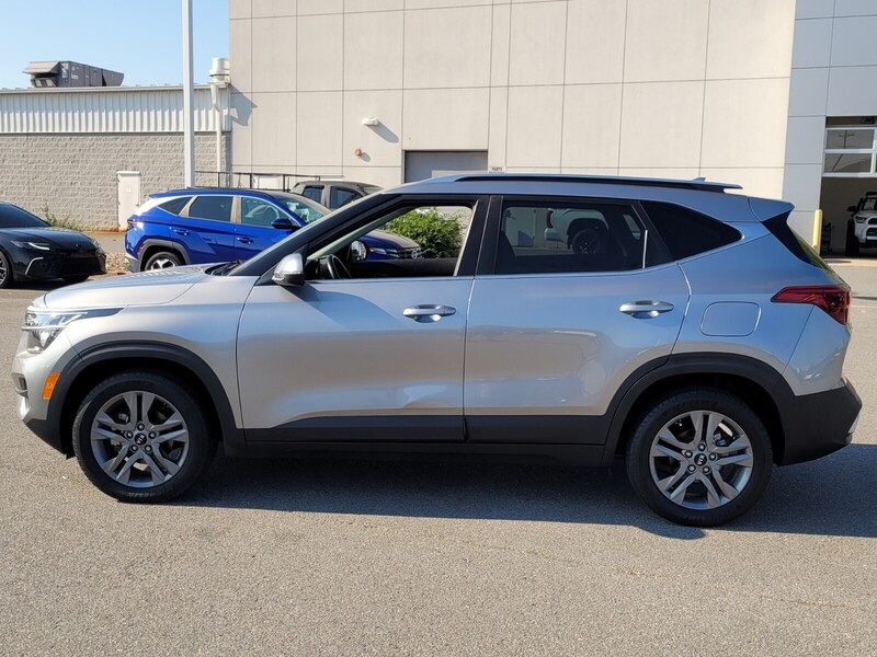 2021 Kia Seltos S photo 3