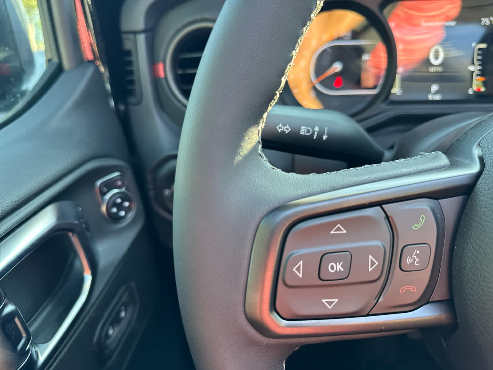 2025 Jeep Wrangler Rubicon photo 30
