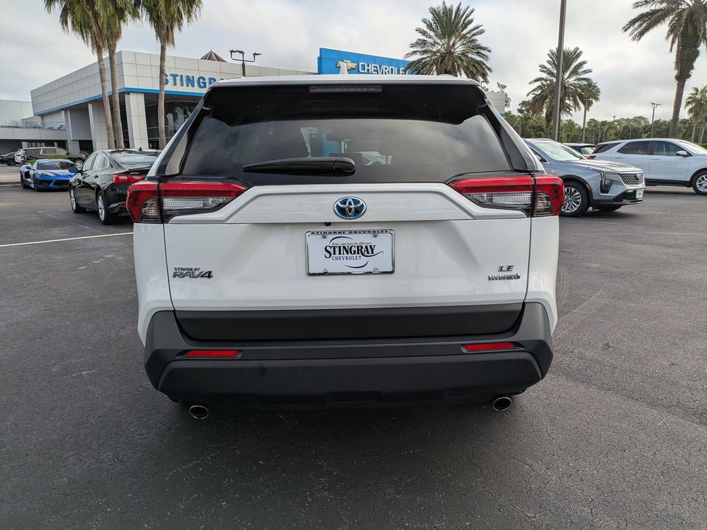2023 Toyota RAV4 LE photo 3