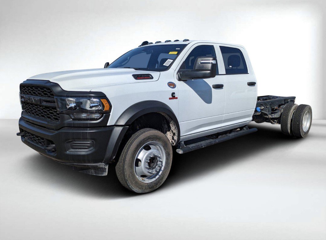 2024 Ram 5500 photo 3