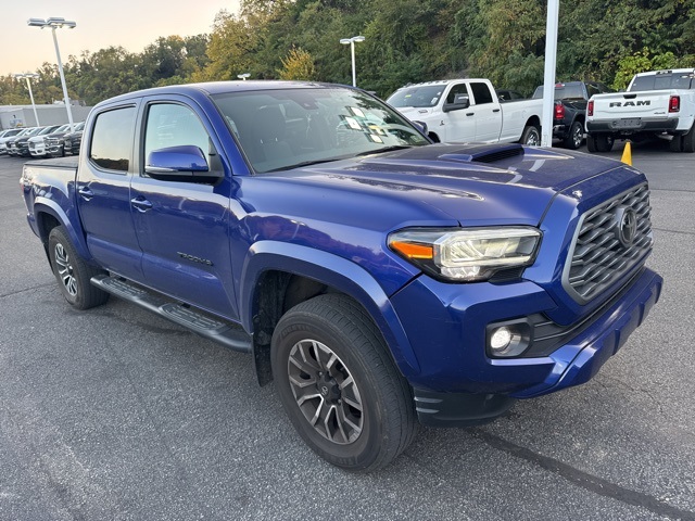 2023 Toyota Tacoma TRD Sport photo 2