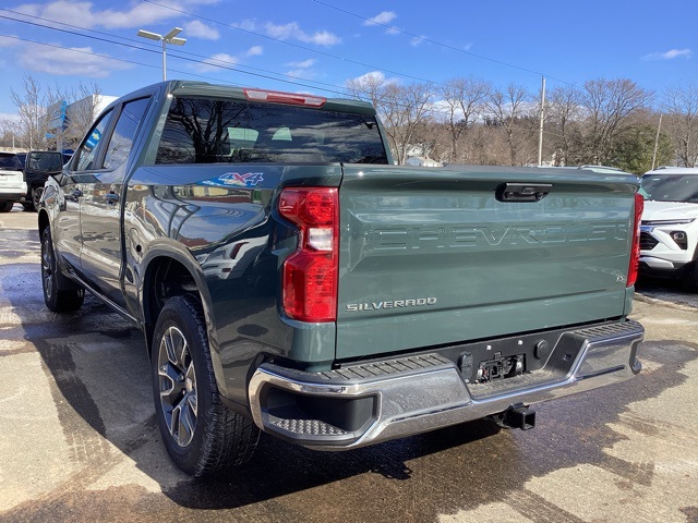 2025 Chevrolet Silverado 1500 LT photo 3