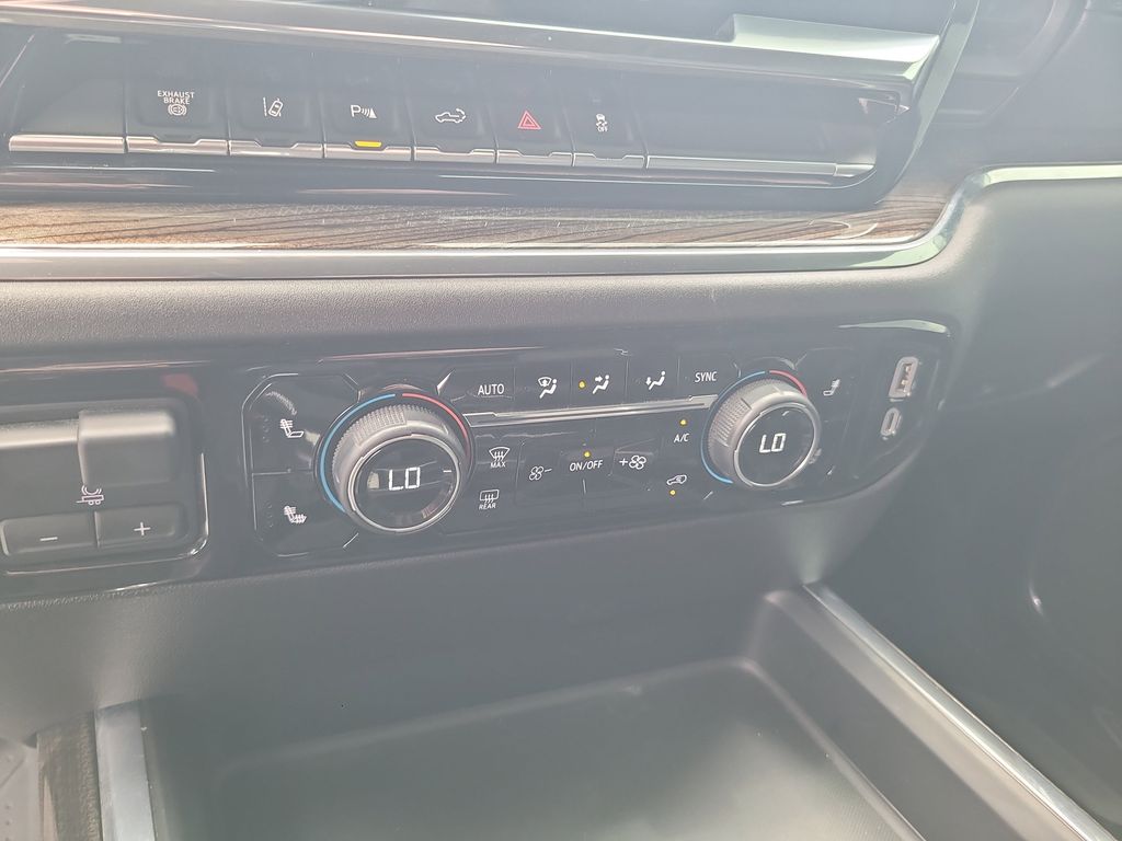 2024 Chevrolet Silverado 3500HD LT photo 20