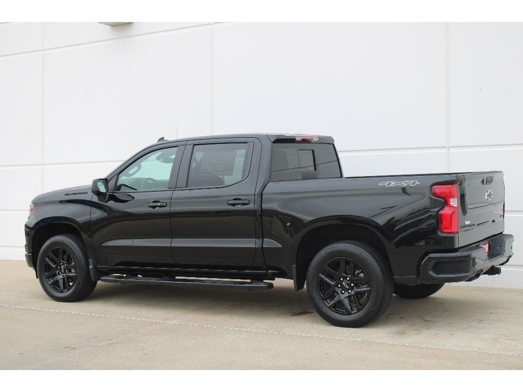 2026 Chevrolet Silverado 1500 RST photo 3