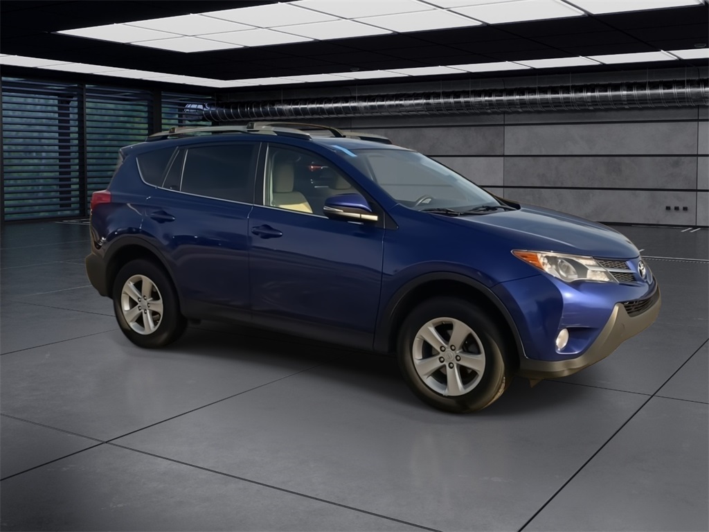 Used 2014 Toyota RAV4 XLE with VIN 2T3RFREV2EW201013 for sale in Chesterton, IN