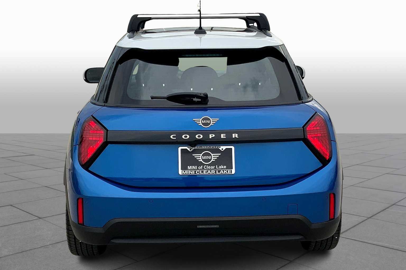 2025 Mini Cooper 4 Door Hardtop photo 4