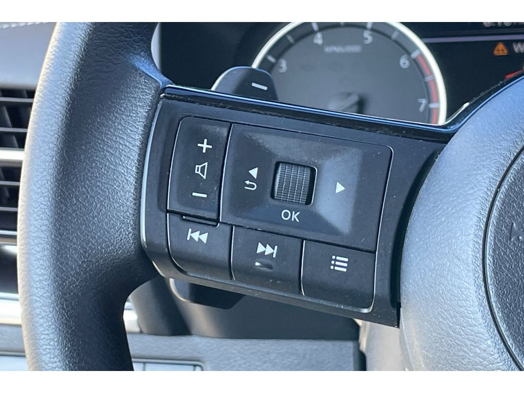 2021 Nissan Rogue SV photo 28