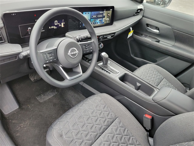 2025 Nissan Kicks SV photo 13