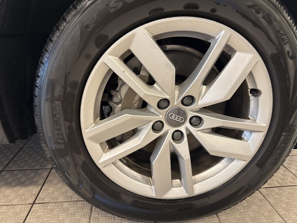 2020 Audi Q5 45 Premium photo 3