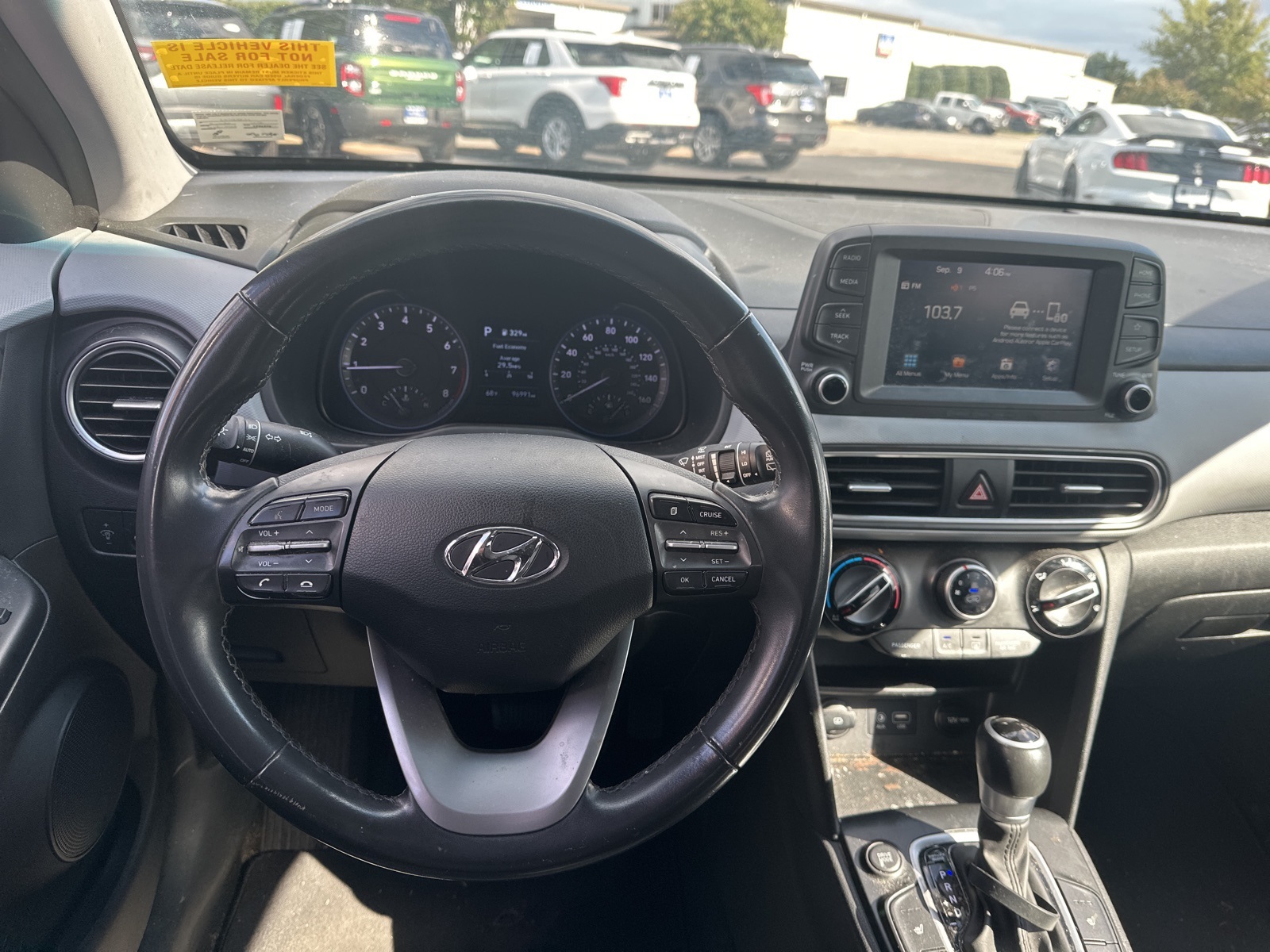 2020 Hyundai Kona SEL photo 2