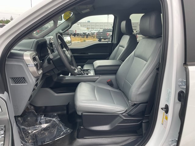 2023 Ford F-150 Lightning photo 2