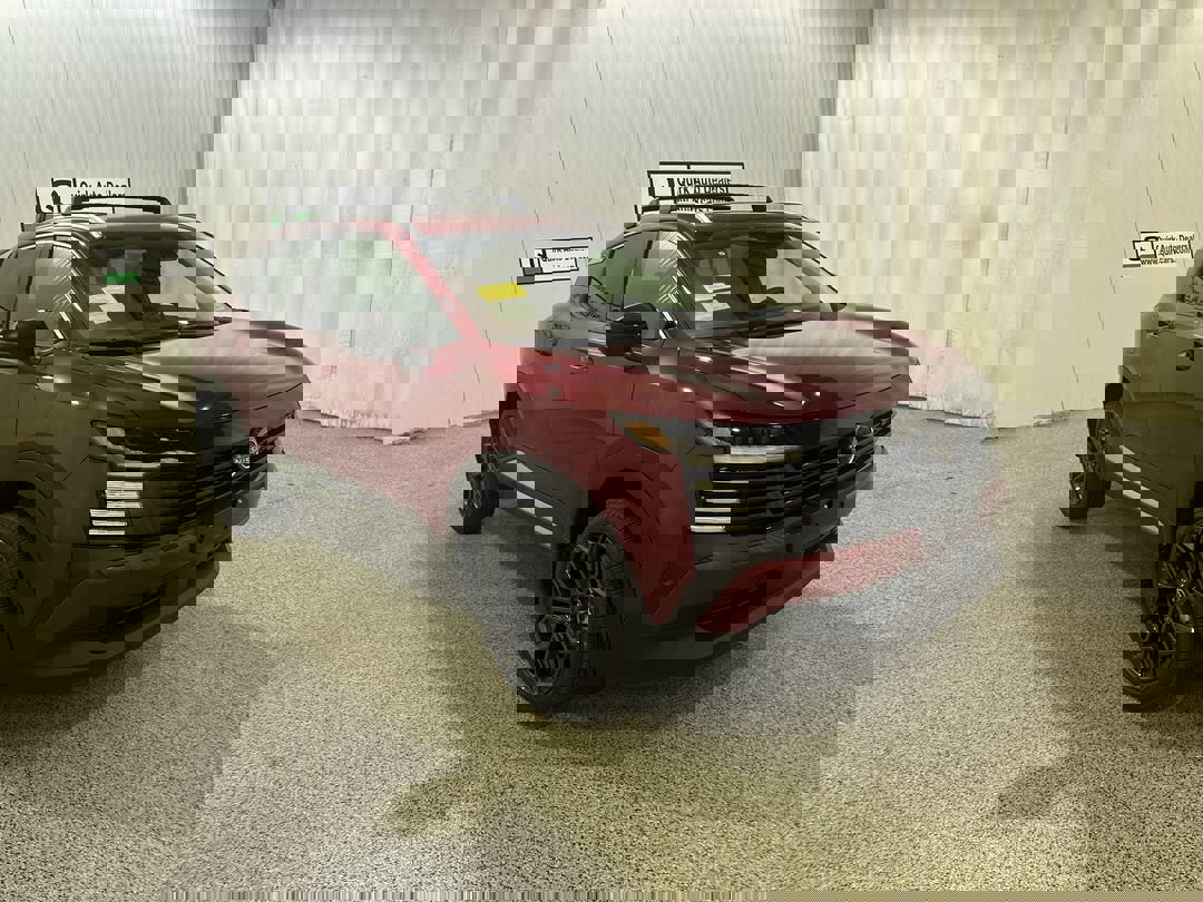 2026 Nissan Kicks SR photo 3