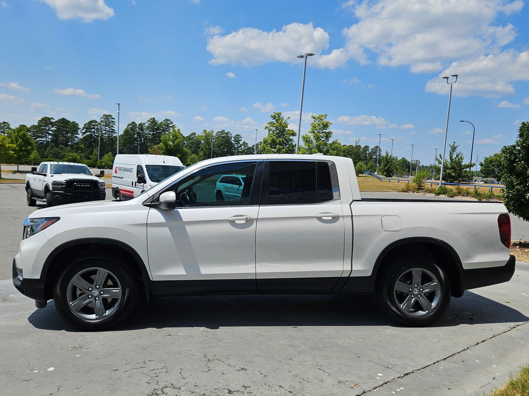 2023 Honda Ridgeline RTL photo 2
