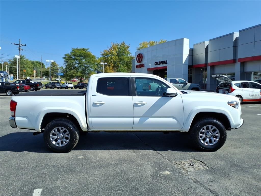 2016 Toyota Tacoma SR5 photo 3