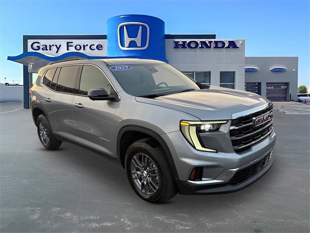 2025 GMC Acadia Base's photo