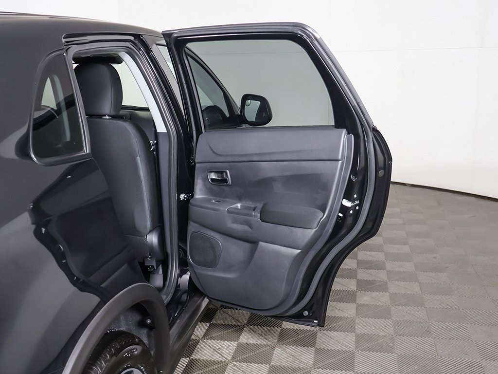 2025 Mitsubishi Outlander Sport ES SE LE photo 14