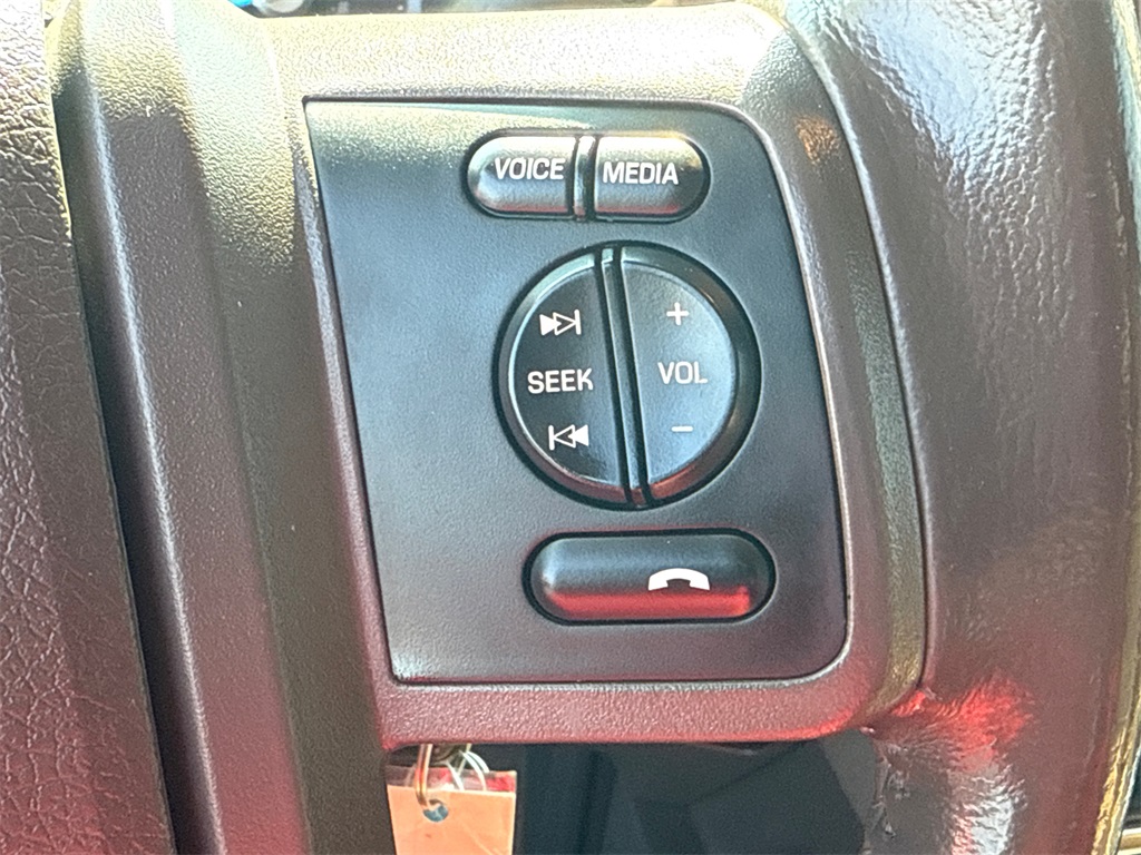 2011 Ford F-450 Lariat photo 24
