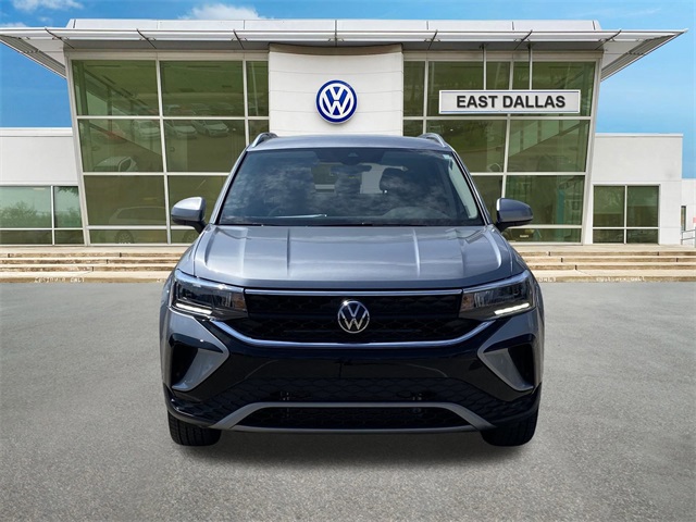 2024 Volkswagen Taos SE photo 6