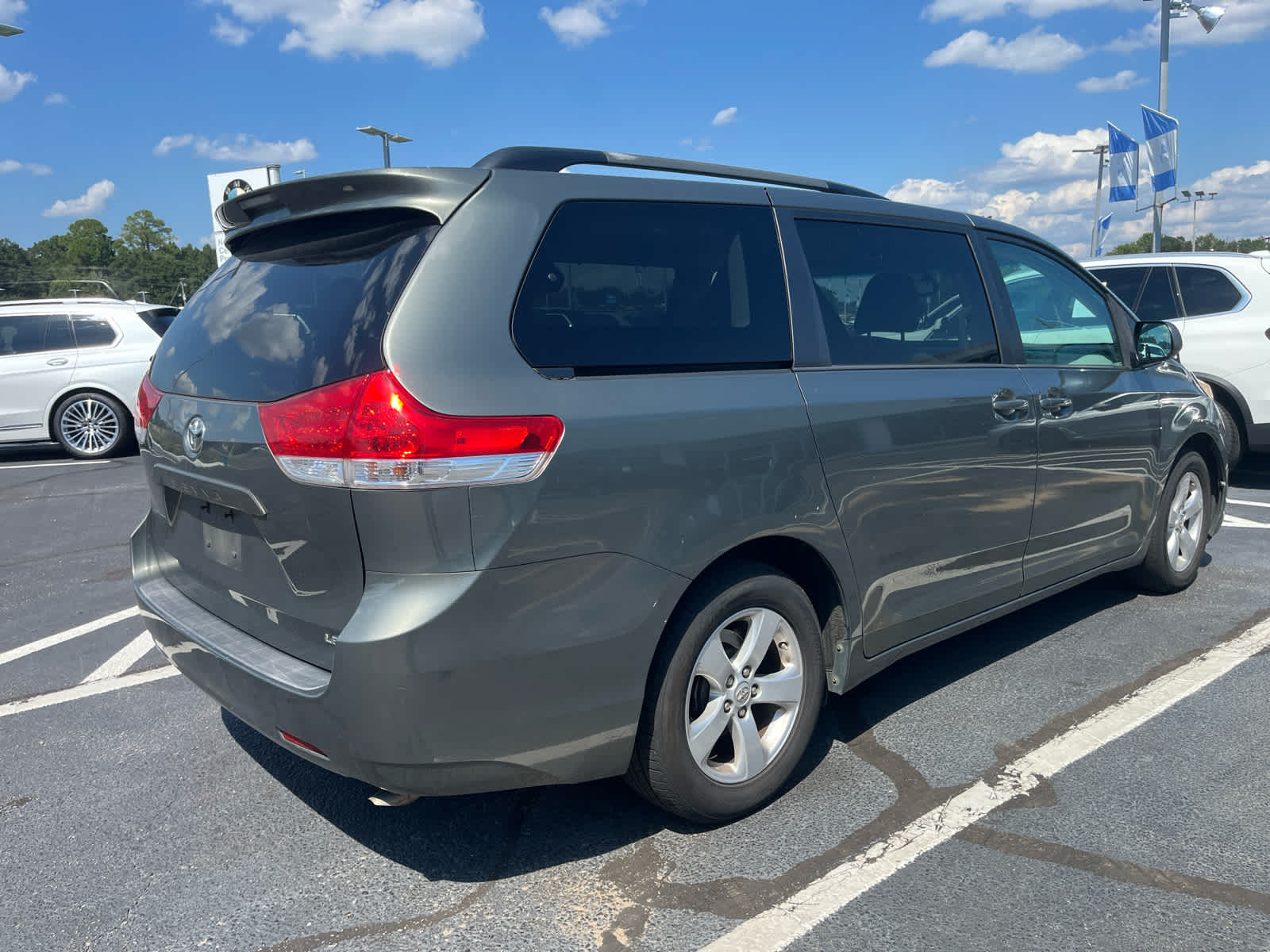 2014 Toyota Sienna LE photo 4