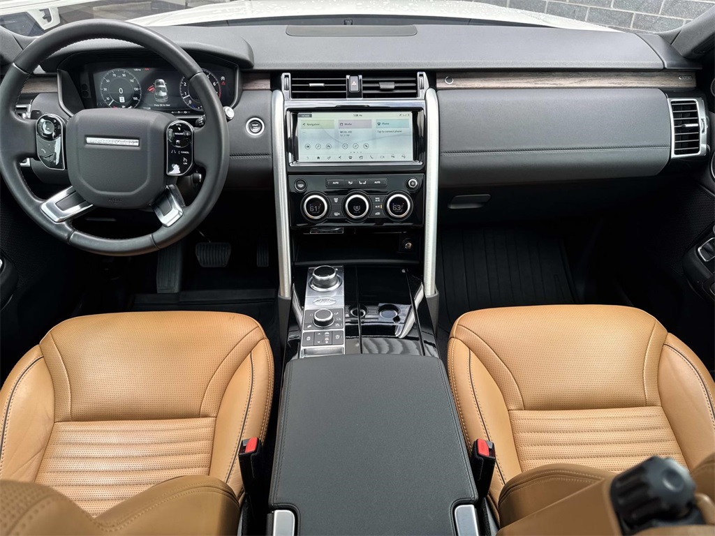 2020 Land Rover Discovery HSE photo 15