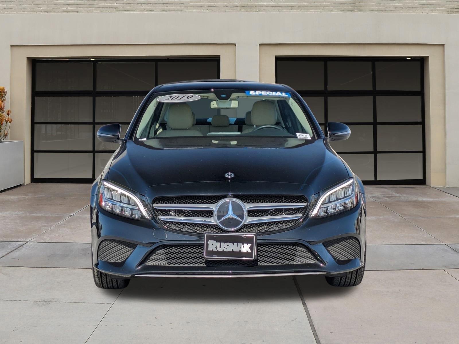 2019 Mercedes Benz C 300 photo 2