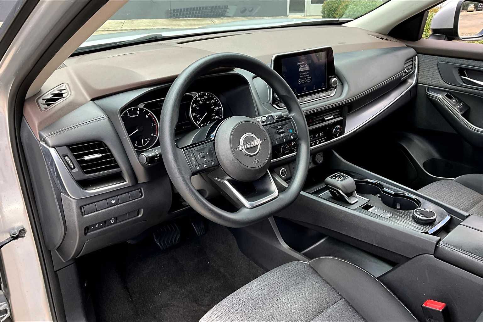 2023 Nissan Rogue SV photo 15
