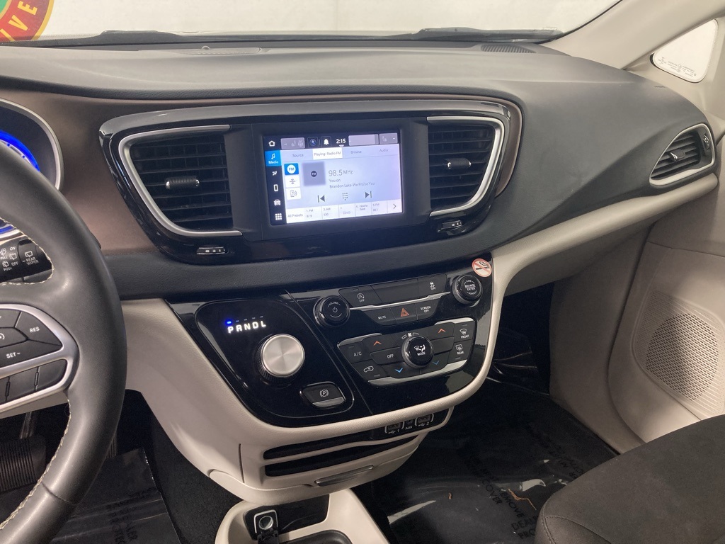 2022 Chrysler Voyager LX photo 2