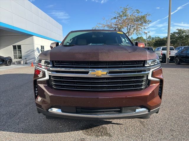 2023 Chevrolet Suburban LT photo 2