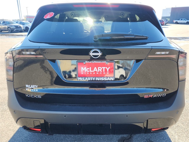 2025 Nissan Kicks SR photo 3