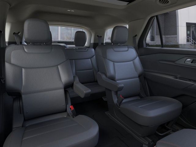 2025 Ford Explorer photo 2